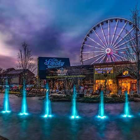 Hillbilly Highrise Villa Pigeon Forge Exterior photo